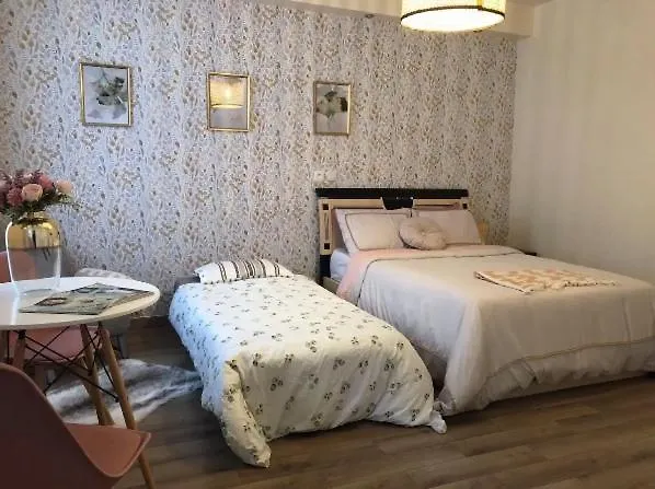 Parisien, Le Louis Blanc Apartment